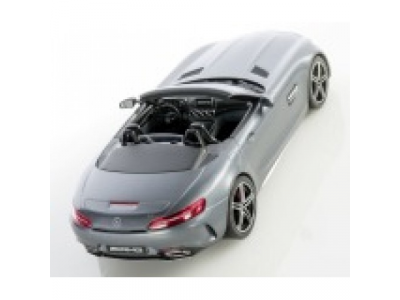 Модель Mercedes-AMG GT C, Roadster, Designo Selenite Grey Magno
